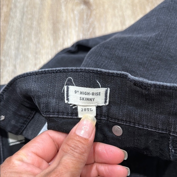 Madewell Size 28TL Black Skinny Jeans Sleek Tapered Fit - Picture 4 of 11